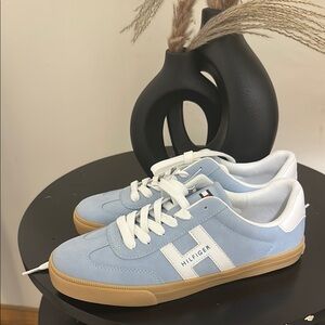 Tommy Hilfiger Blue and White Sneakers Classic Style